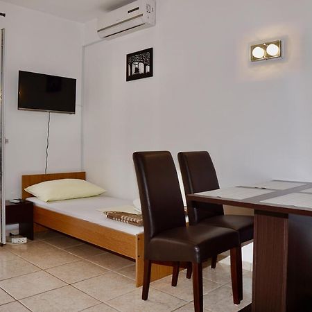 Apartments Victoria Trogir Exterior photo