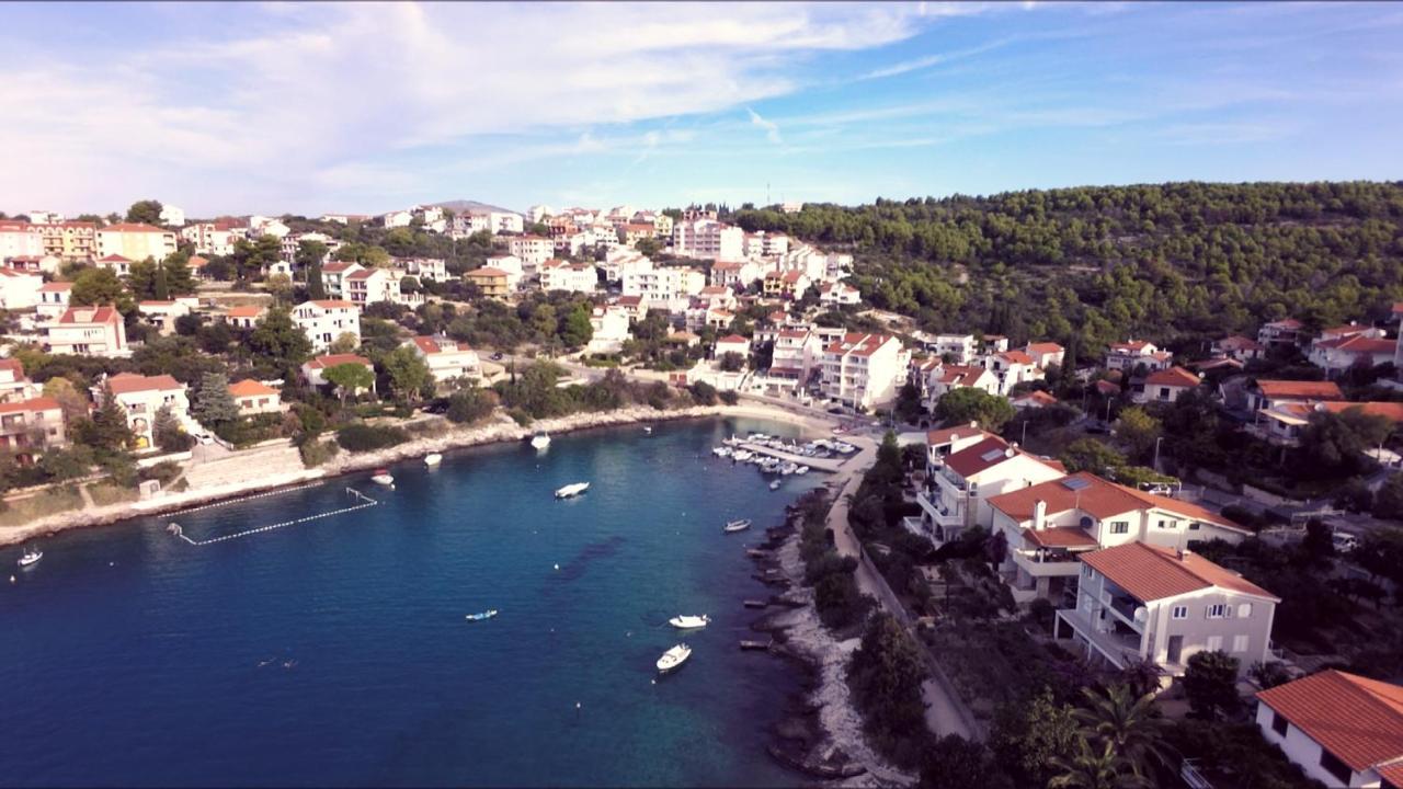 Apartments Victoria Trogir Exterior photo