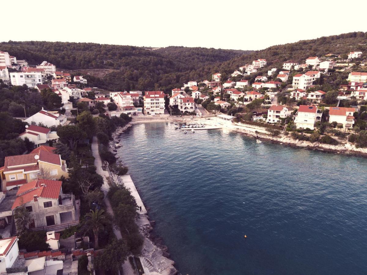 Apartments Victoria Trogir Exterior photo