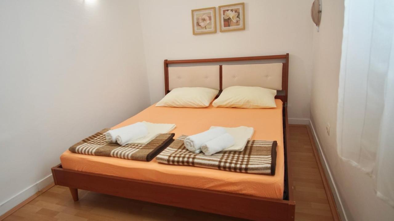 Apartments Victoria Trogir Exterior photo