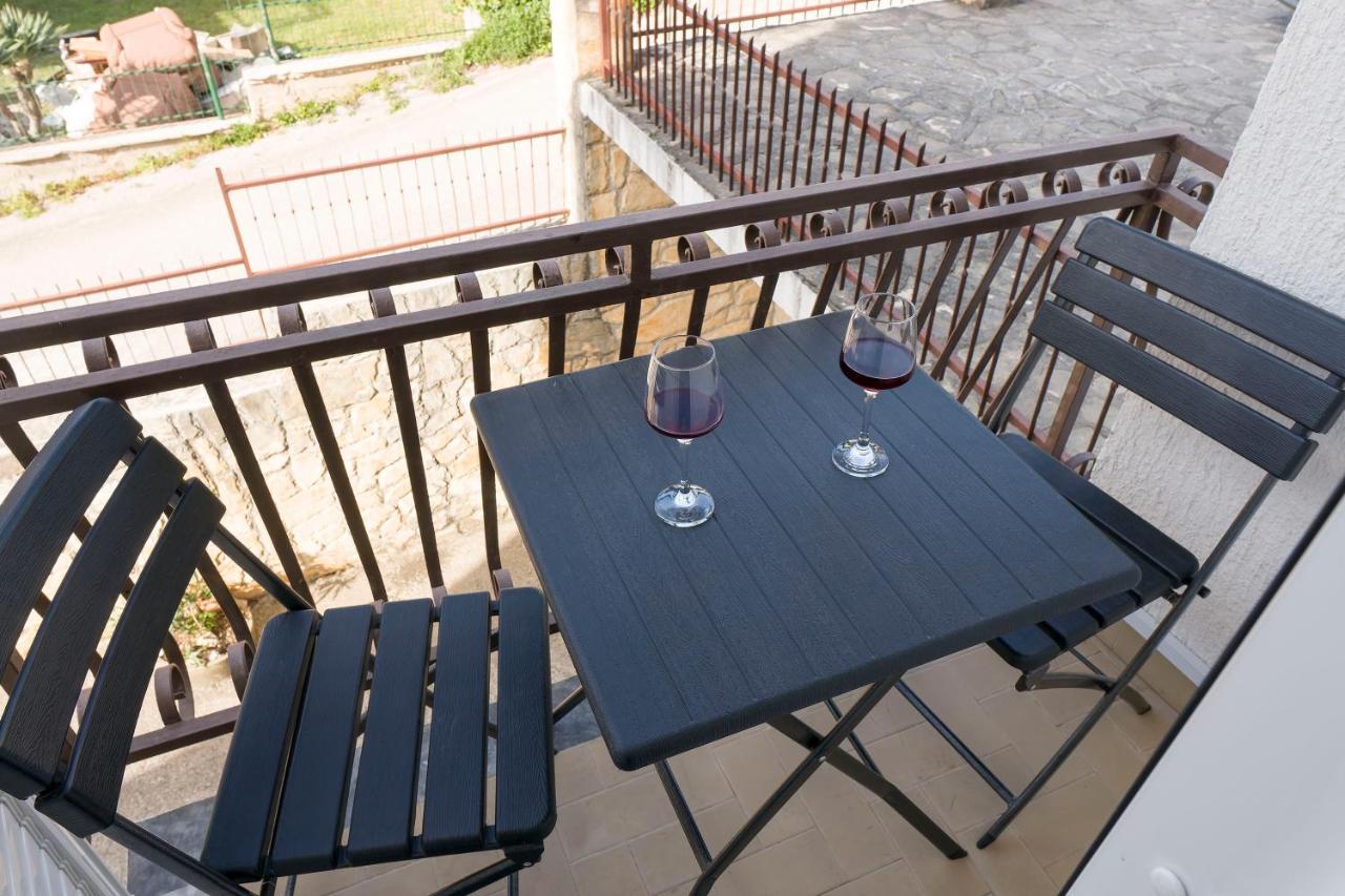 Apartments Victoria Trogir Exterior photo