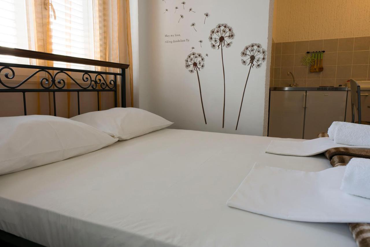 Apartments Victoria Trogir Exterior photo