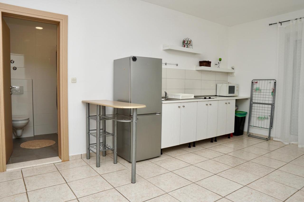 Apartments Victoria Trogir Exterior photo